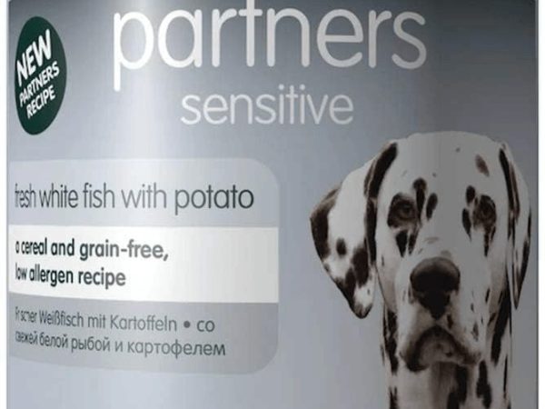 Arden Grange Partners Sensitive Wet Dog Food - 395G